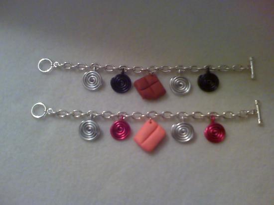 Bracelets breloques en aluminium / fimo - 12 €